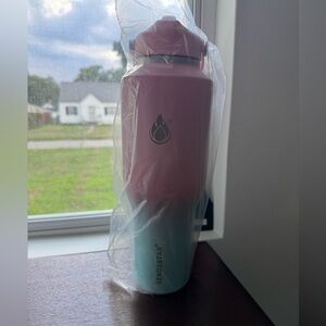 Sendersta Pink and Blue Water Bottle